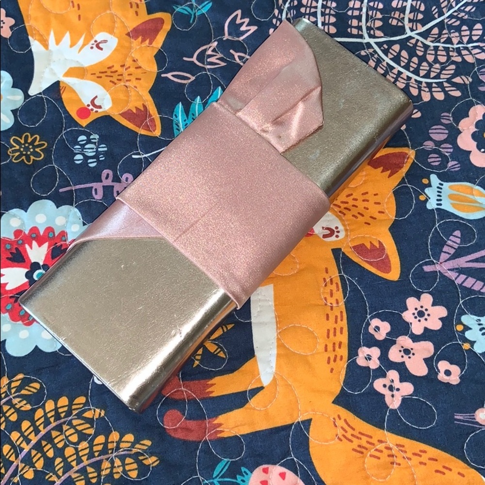 Sean John clutch hard case RARE! Pink satin bow